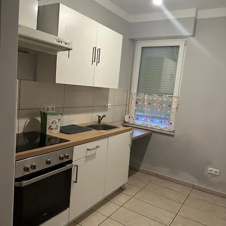 Ferien & Monteur 1 - Little Afrika Extensive 5 Appartement *